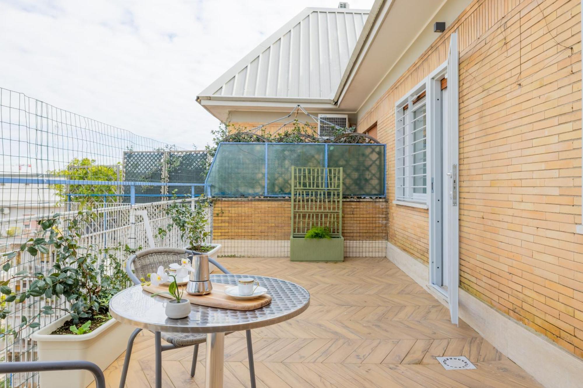 Apartment St Peter S Bright With Terrace